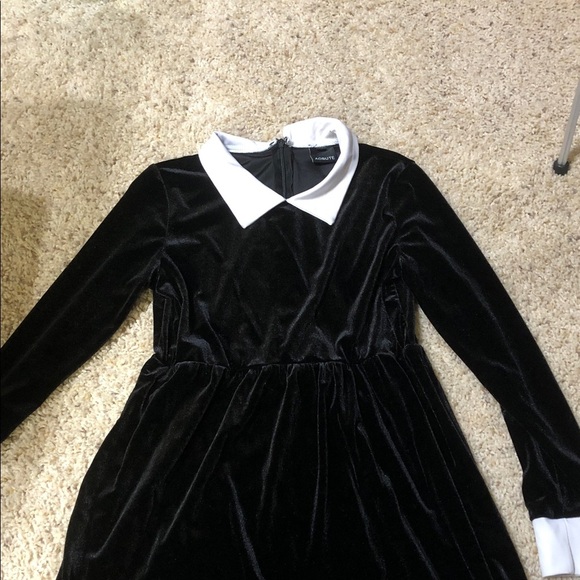 AEBUTE Other - H&M Black Velvet Dress with White Collar